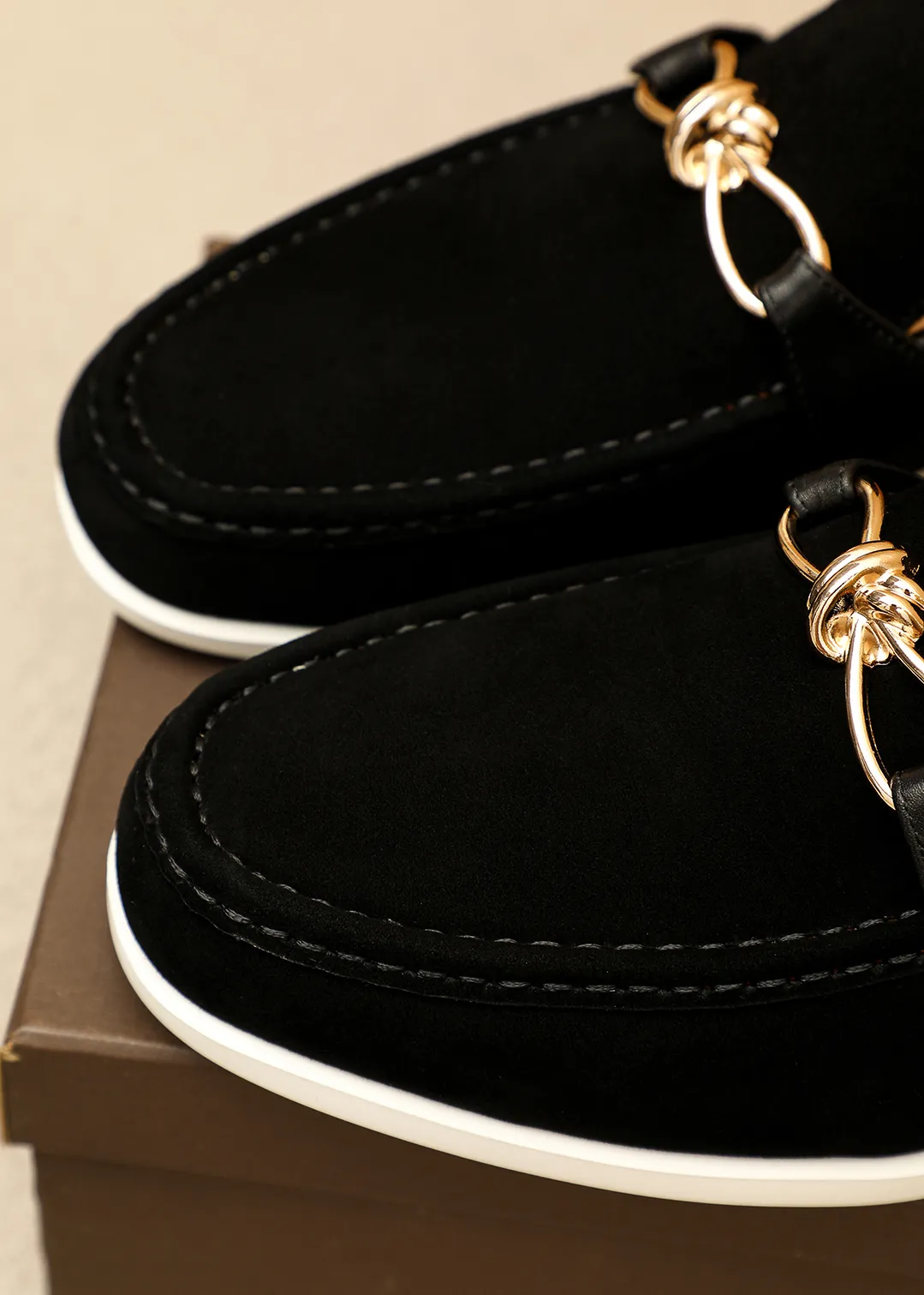 Men's men's shoes 💰580 💐Bottega Venetta [BV] Hong Kong - counter synchronization 🔥Summer new models are popular on the official website! Original 1⃣:1⃣ production✊💯💯, top-quality original product, exclusive first release, carefully crafted, full of European flavor, gentleman style, upper material, imported top layer frosted cowhide, cowhide leather lining, imported original outsole, comfortable and wear-resistant. 4 colors available! Code number: 39-44 (38.45.46🉑️customized)